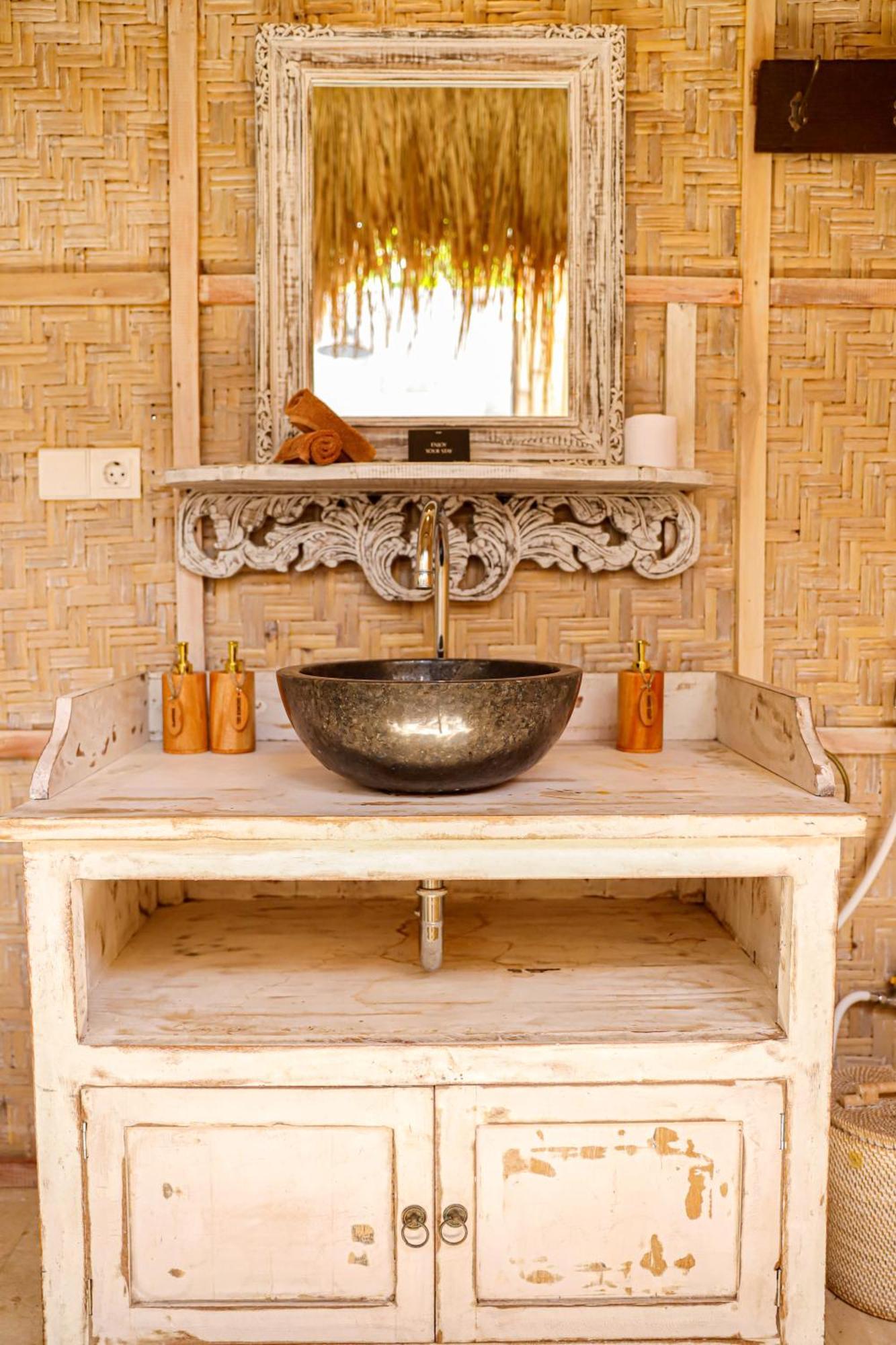 Amahelia Luxury Resort & Restaurant - Gili Asahan Eksteriør bilde